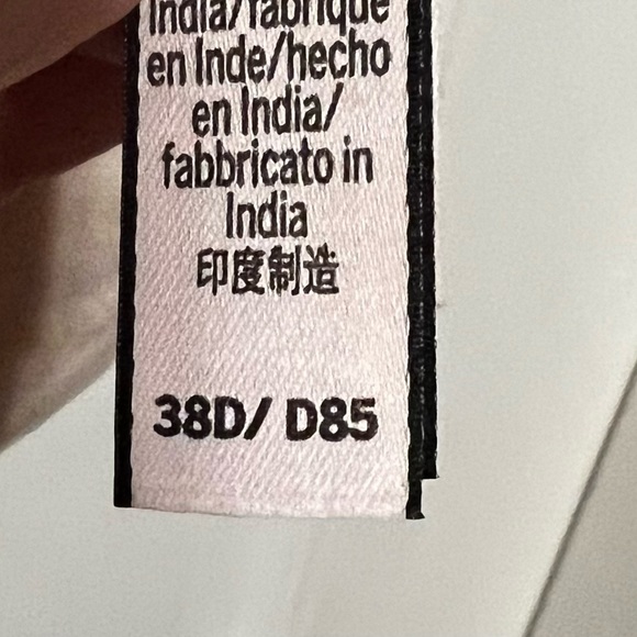 Victoria's Secret Racerback Bra - Size 38D - Picture 3 of 4